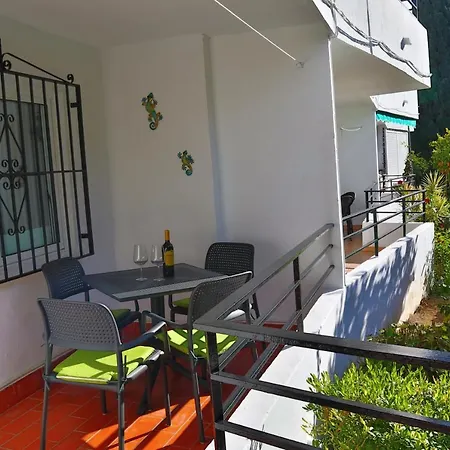 Apartment Bahamas, *